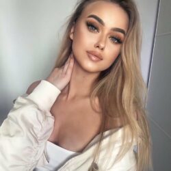 Alsancak Arabada Görüşen Escort Bayan Asya
