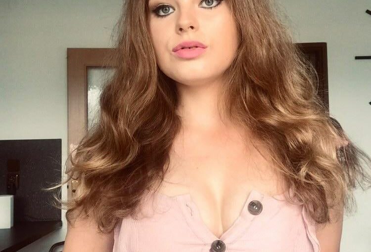 ÇeşmeEscort Cimcif Yapan  Bayan Hazal